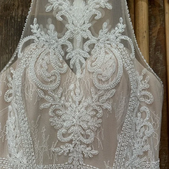 Knee length, cream & white beard & sequin dress. - Picture 4 of 5